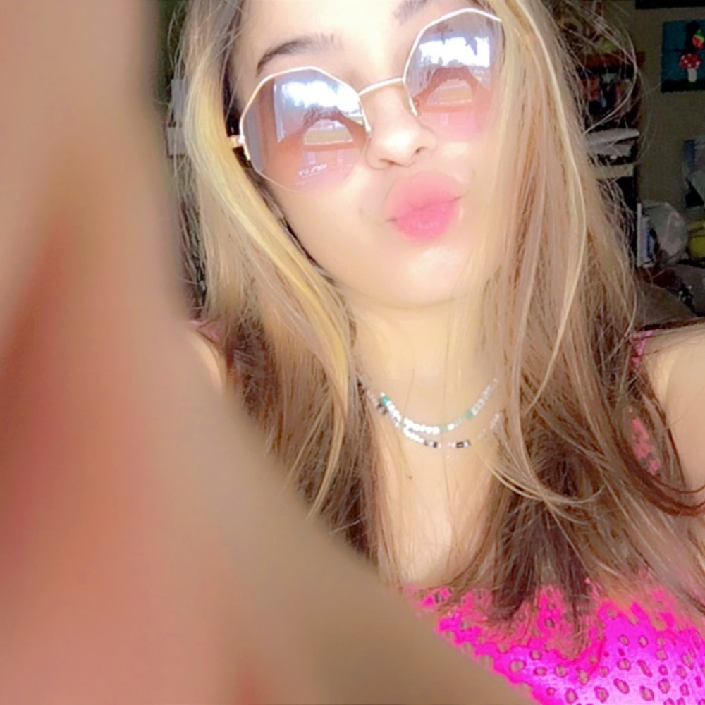 Meet your Posher, December